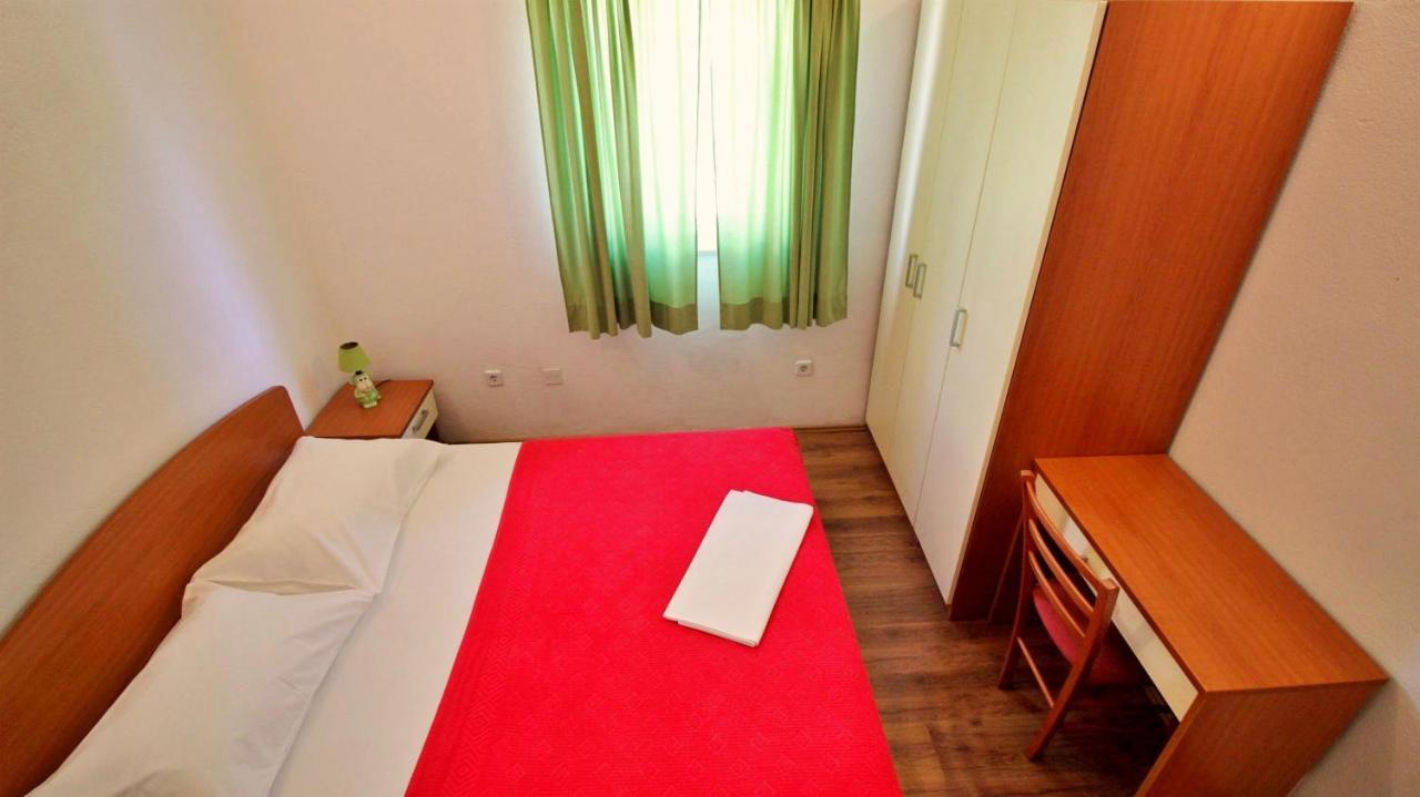 Apartments Marko Nemira Omis Luaran gambar