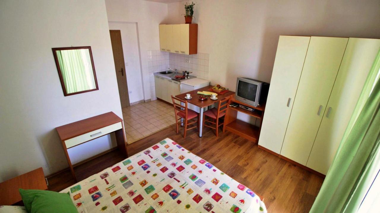 Apartments Marko Nemira Omis Luaran gambar