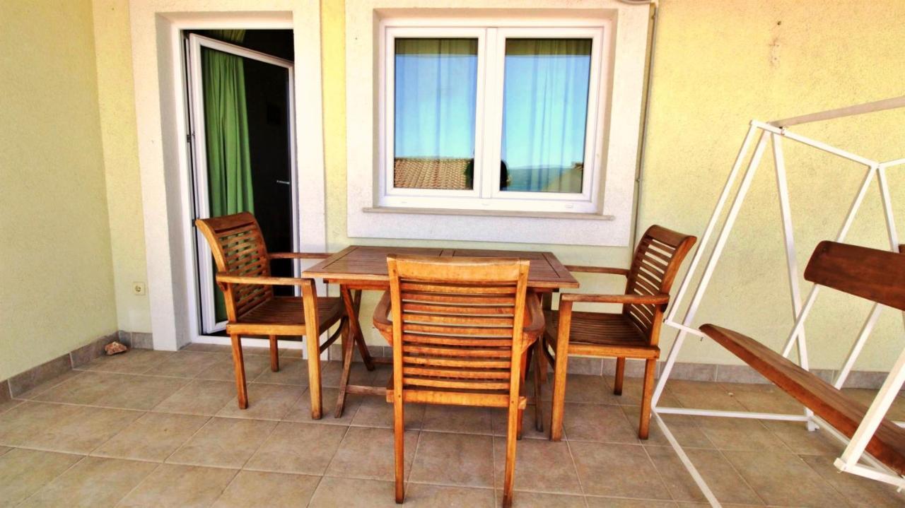 Apartments Marko Nemira Omis Luaran gambar