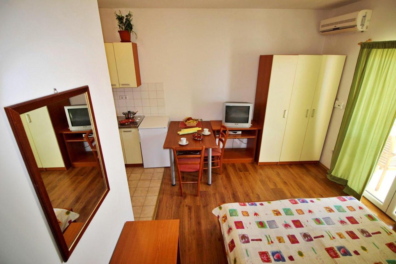 Apartments Marko Nemira Omis Luaran gambar