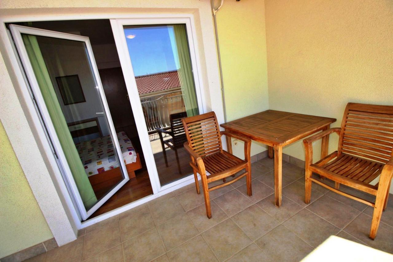 Apartments Marko Nemira Omis Luaran gambar