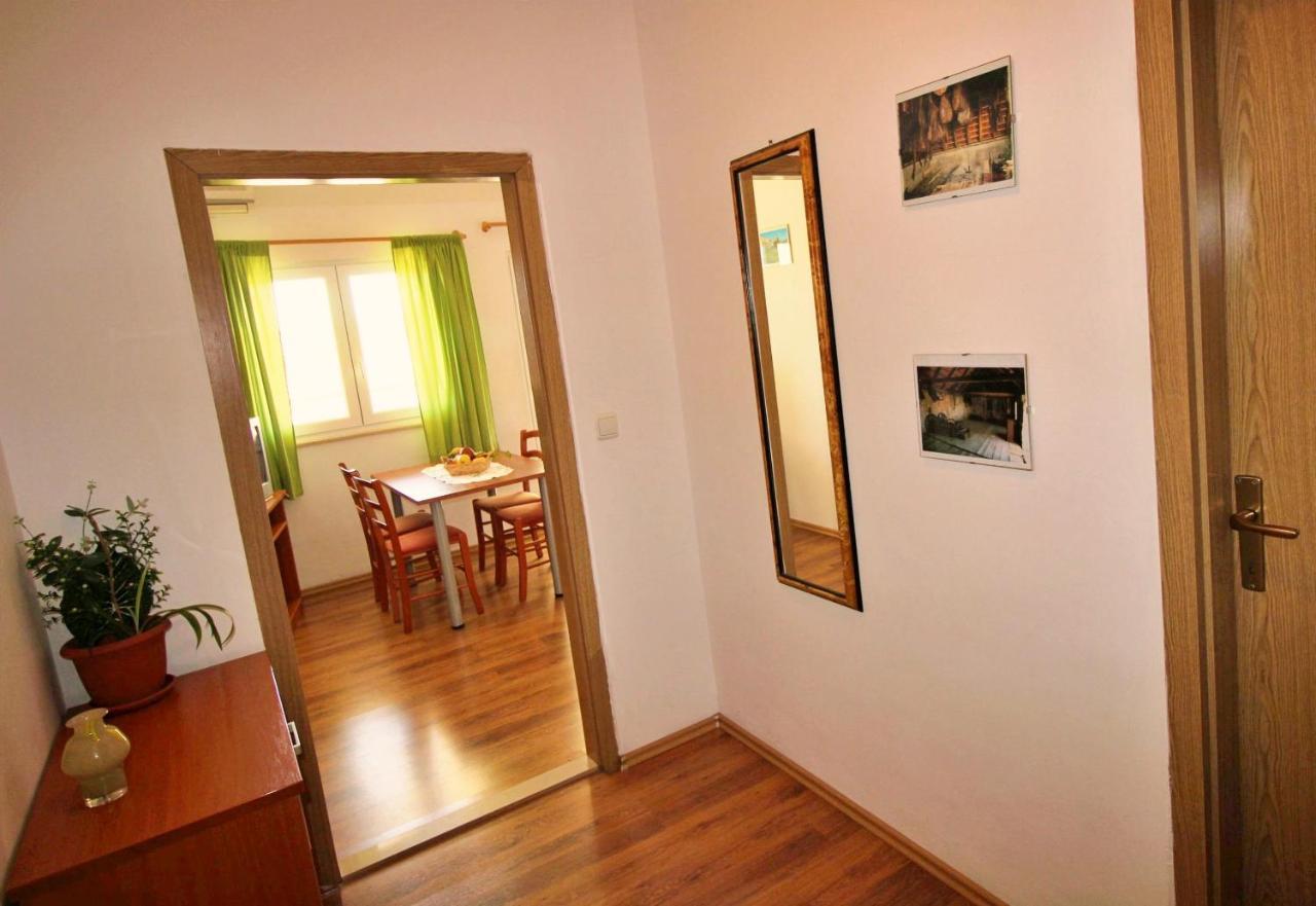 Apartments Marko Nemira Omis Luaran gambar