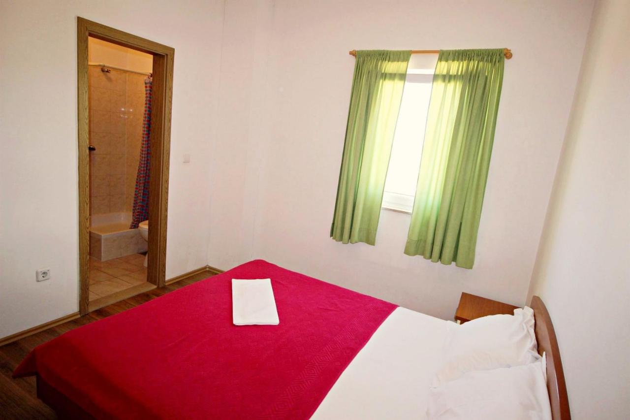 Apartments Marko Nemira Omis Luaran gambar
