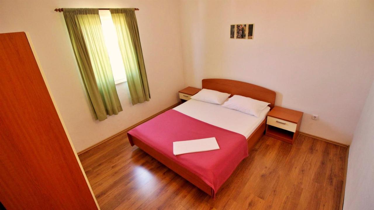 Apartments Marko Nemira Omis Luaran gambar