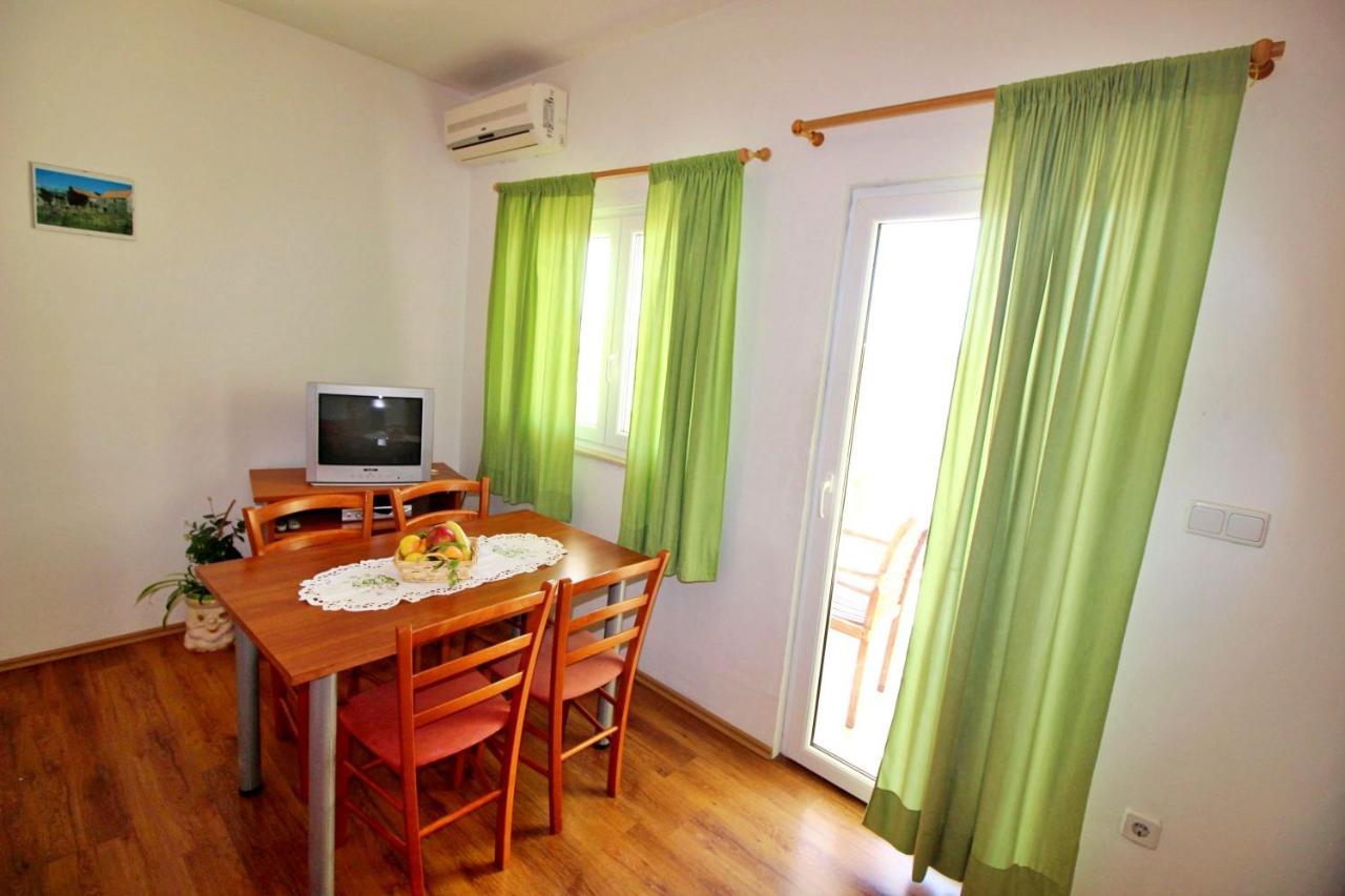 Apartments Marko Nemira Omis Luaran gambar