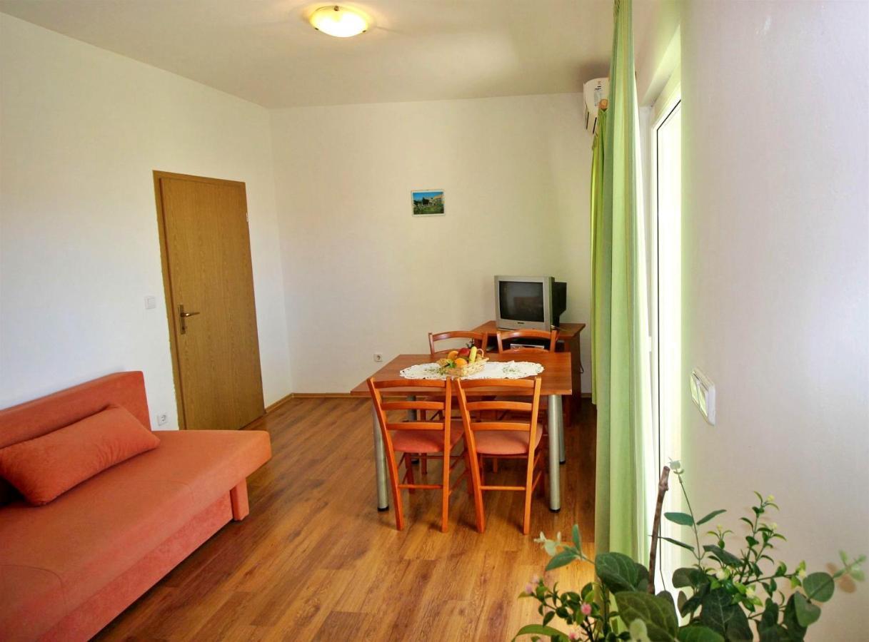 Apartments Marko Nemira Omis Luaran gambar