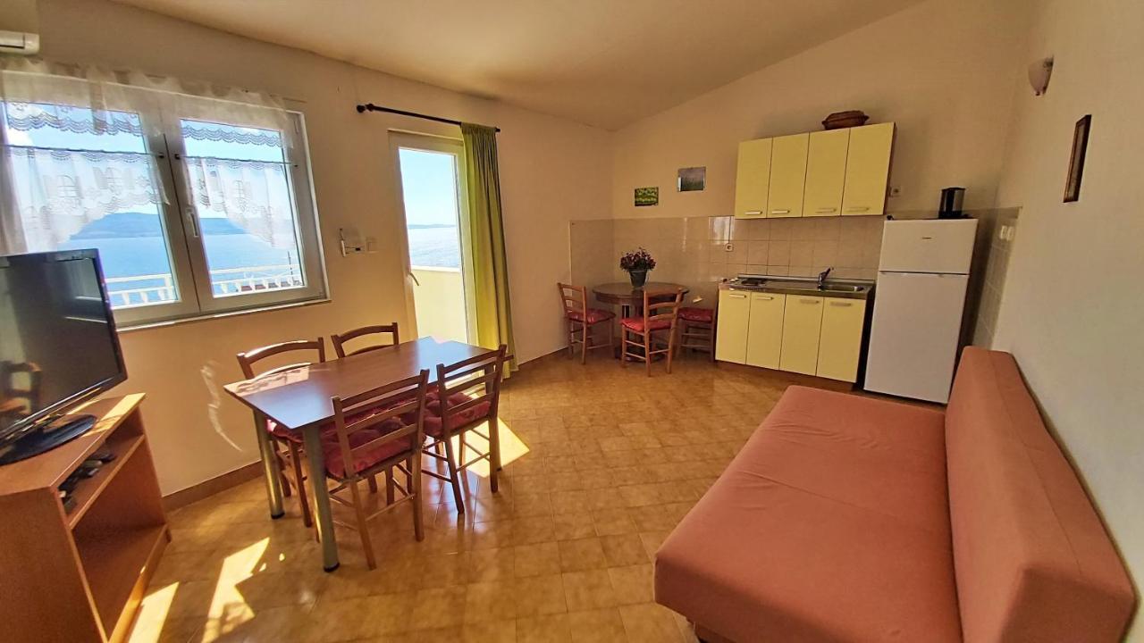 Apartments Marko Nemira Omis Luaran gambar